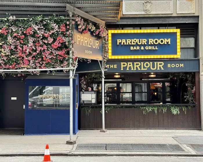 The Parlour Room Picture 4