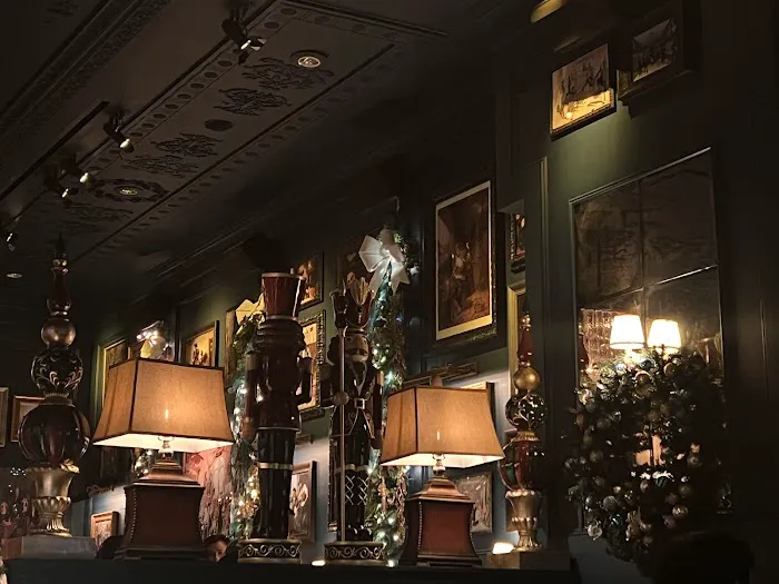 The Parlour Room Picture 5
