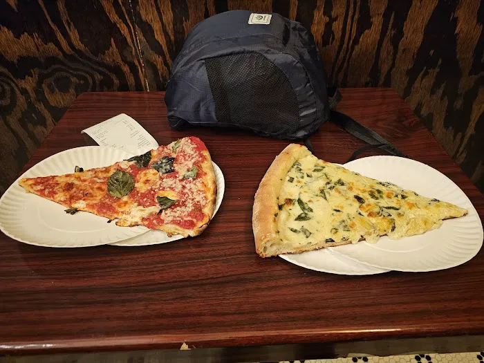 Artichoke Basille's Pizza Picture 3