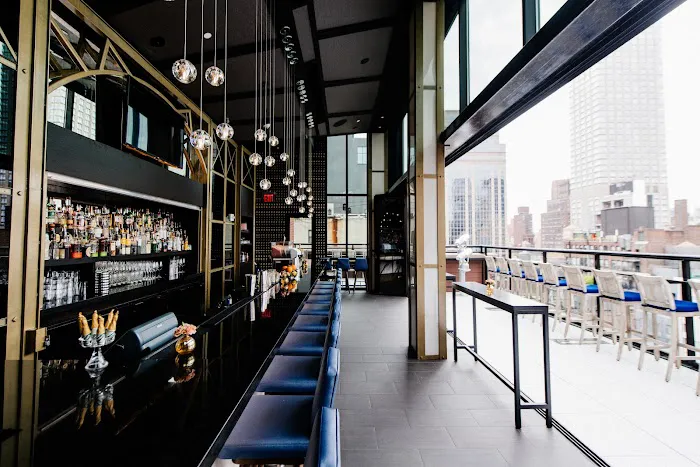 Spyglass Rooftop Bar Picture 1
