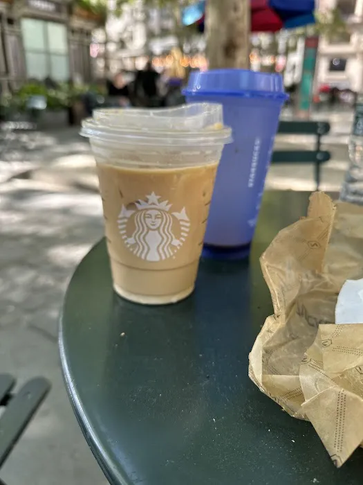 Starbucks Picture 10