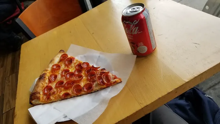 iPizzaNY- Times Square Picture 3