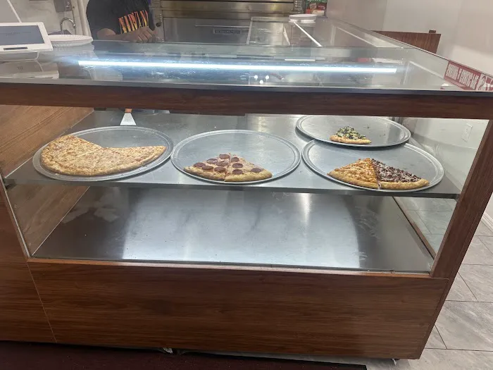 4 BOY PIZZA Picture 1