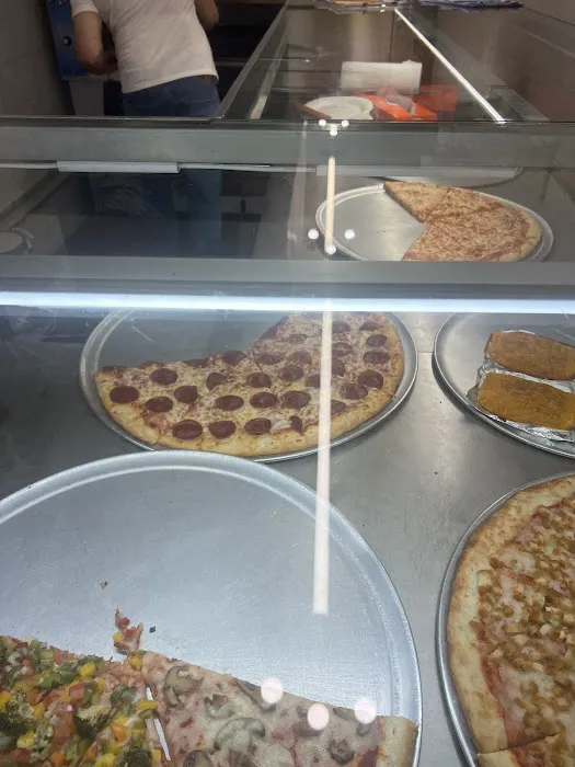 4 BOY PIZZA Picture 2