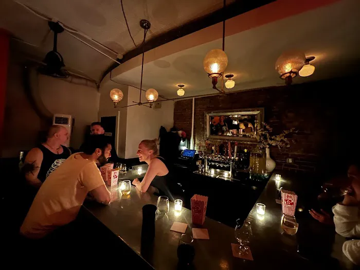 Pocket Bar NYC Picture 7
