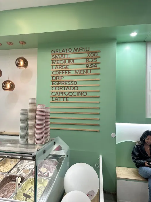 Gelatoville Gelateria Coffee & bakery Picture 6