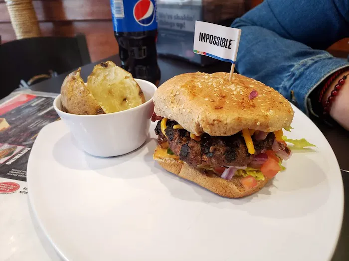 Muscle Maker Grill Picture 6