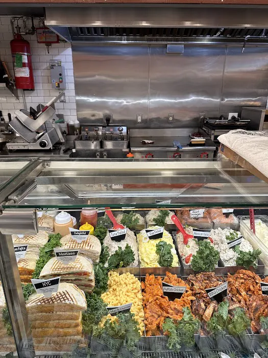 Eats on 48 Marketplace Picture 9