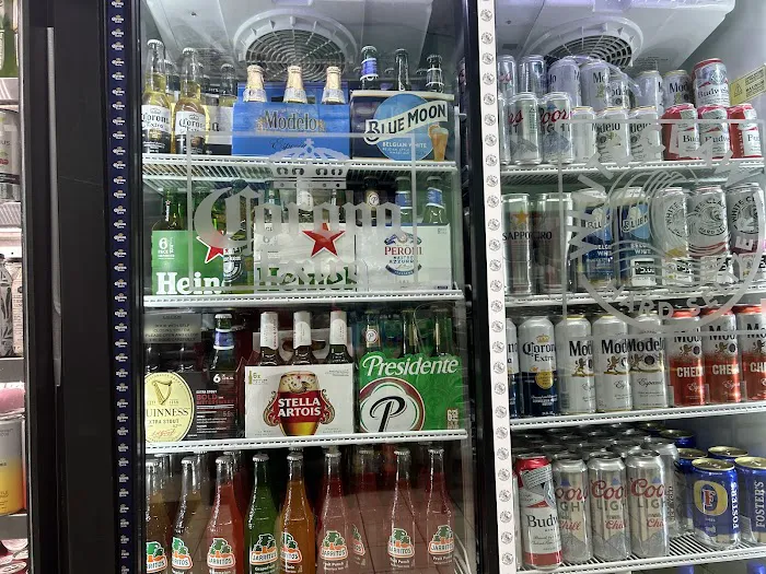 HELL'S KITCHENETTE GOURMET DELI Picture 10