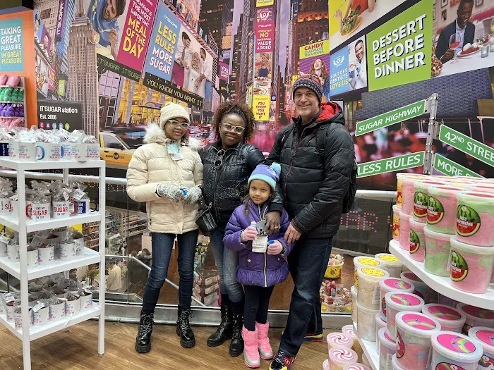 IT'SUGAR Times Square Picture 8