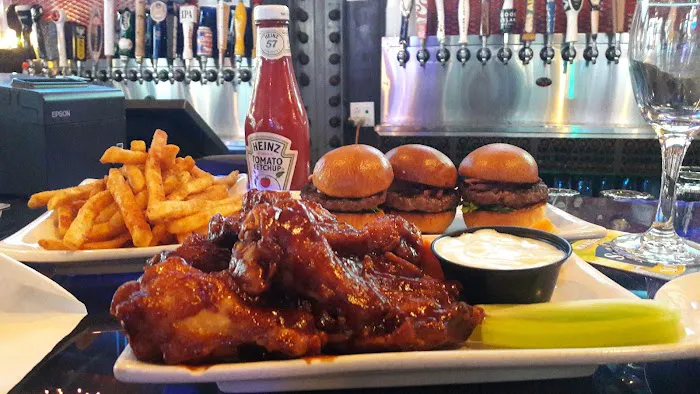 Iron Bar & Lounge NYC - Hell's Kitchen Picture 4