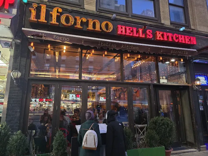 Iron Bar & Lounge NYC - Hell's Kitchen Picture 8