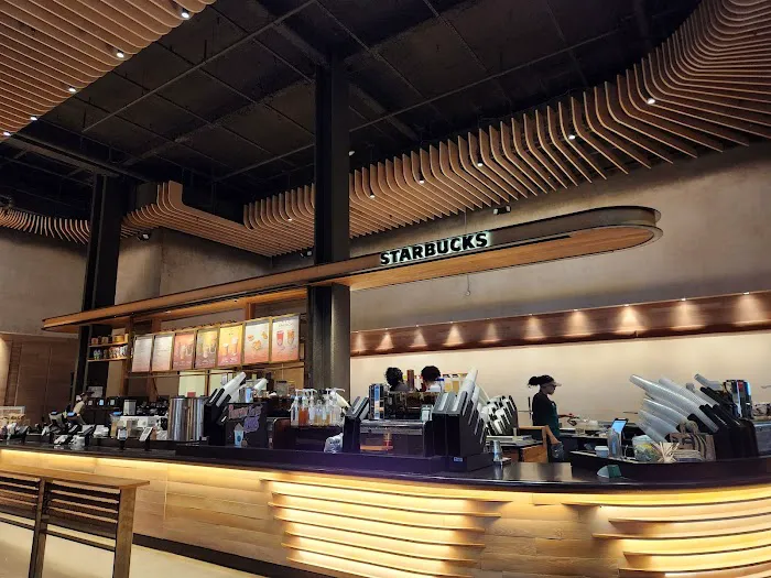 Starbucks Picture 2