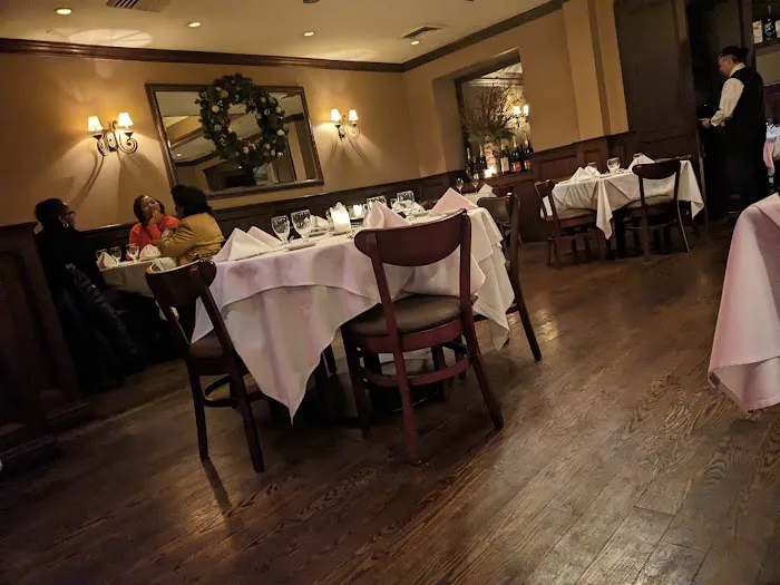 Frankie & Johnnie's Steakhouse Picture 2