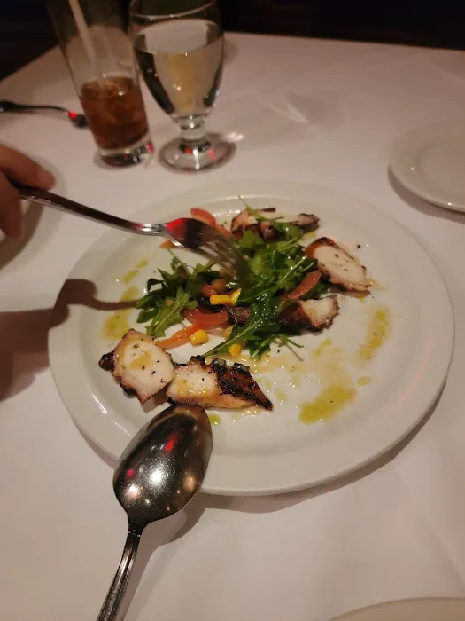 Frankie & Johnnie's Steakhouse Picture 3