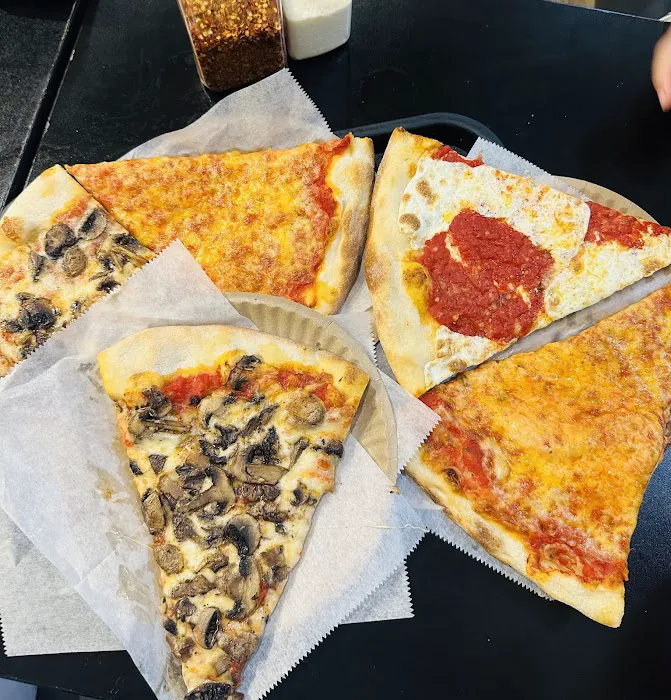 Carnegie Pizza Picture 3