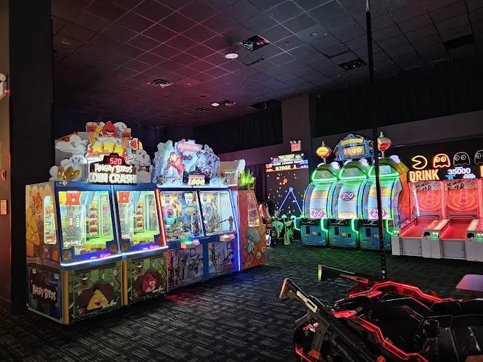 Dave & Buster's New York City - Times Square Picture 5