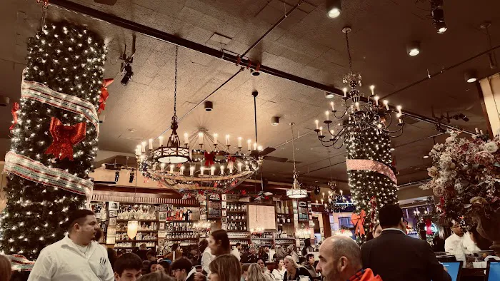 Carmine's - Time Square Picture 3
