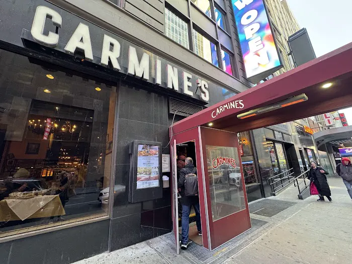 Carmine's - Time Square Picture 4