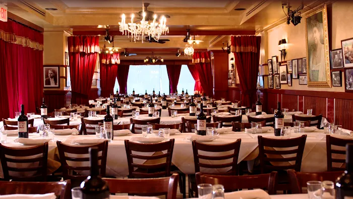 Carmine's - Time Square Picture 1