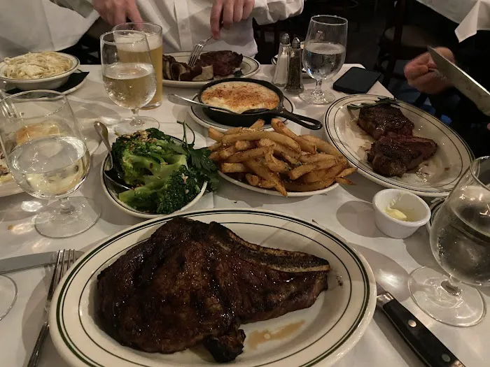 Frankie & Johnnie's Steakhouse Picture 1