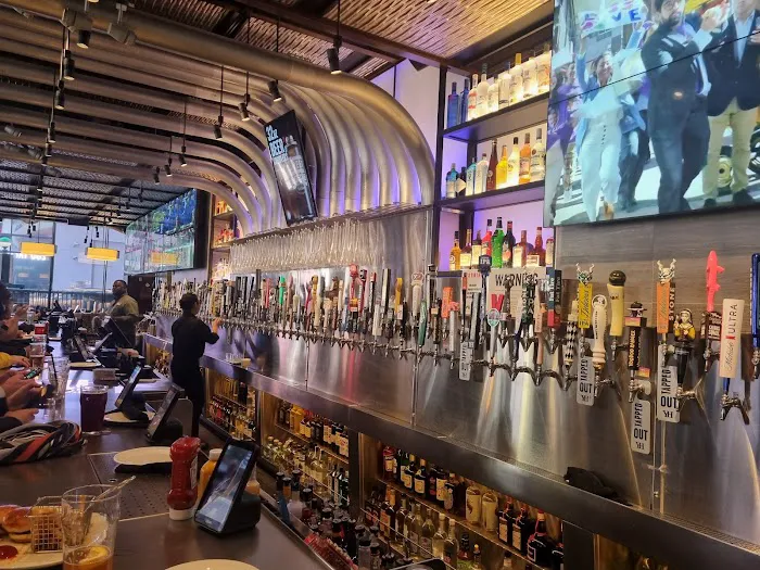 Yard House Picture 8