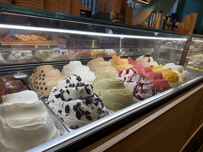Angelina Bakery - 7 Times Square Picture 3