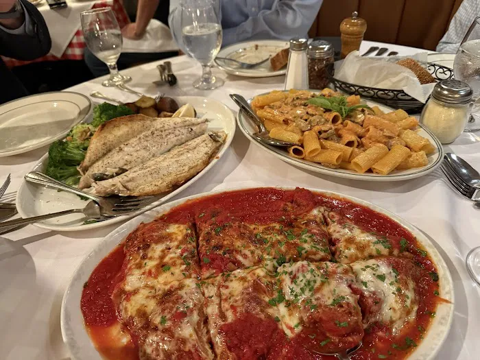 Tony's Di Napoli Picture 2