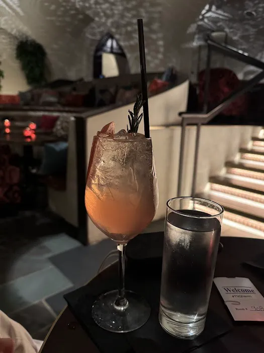 Célon Bar & Lounge Picture 5