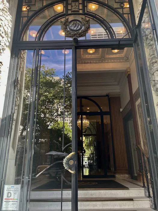 ROYCE' Bryant Park Picture 7