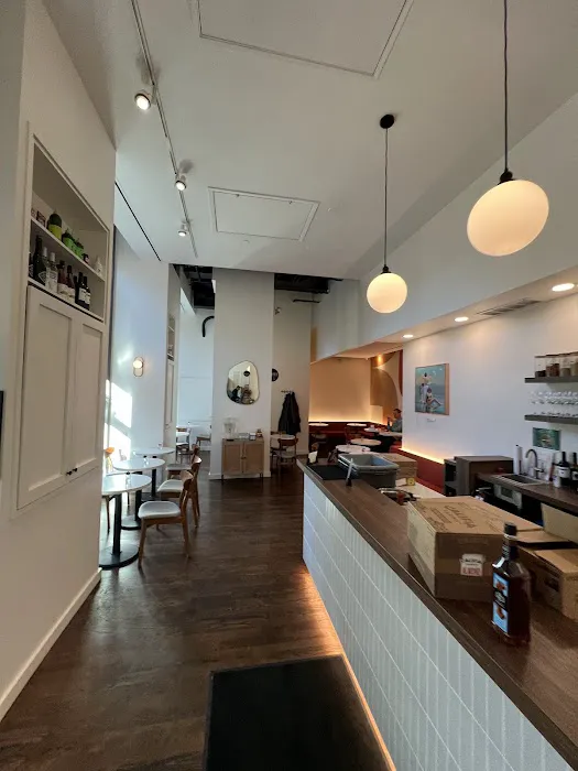 Dot's Cafe Picture 2