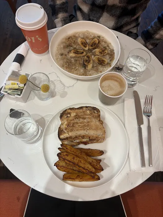Dot's Cafe Picture 8