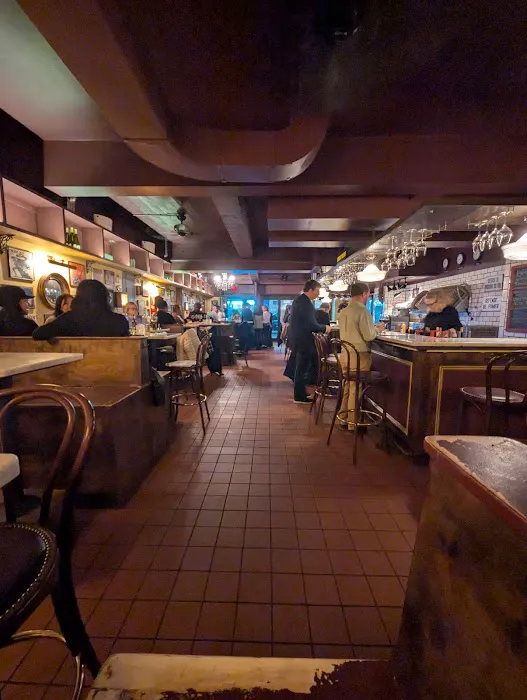 Vanguard Wine Bar (Midtown West) Picture 2