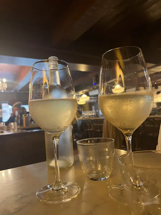 Vanguard Wine Bar (Midtown West) Picture 9