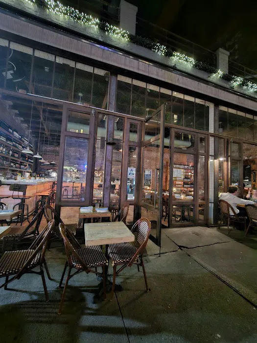 Aria Hell's Kitchen Picture 3