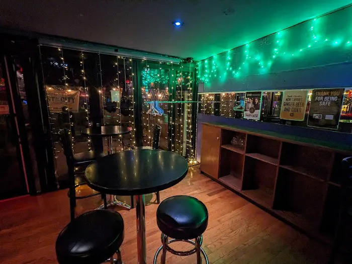 Uncle Charlie’s Piano Lounge Picture 7