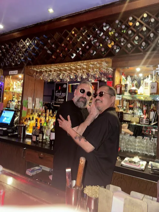 Uncle Charlie’s Piano Lounge Picture 8