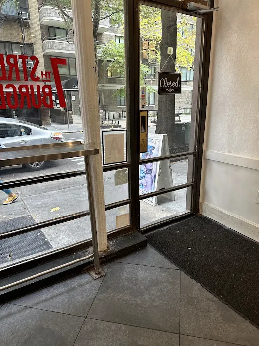 7th Street Burger Turtle Bay Picture 9