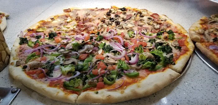 La Vera Pizzeria & Restaurant Picture 9