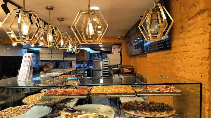 La Pizza Italia Picture 3
