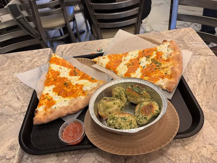 La Pizza Italia Picture 10