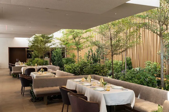 Le Pavillon Picture 10