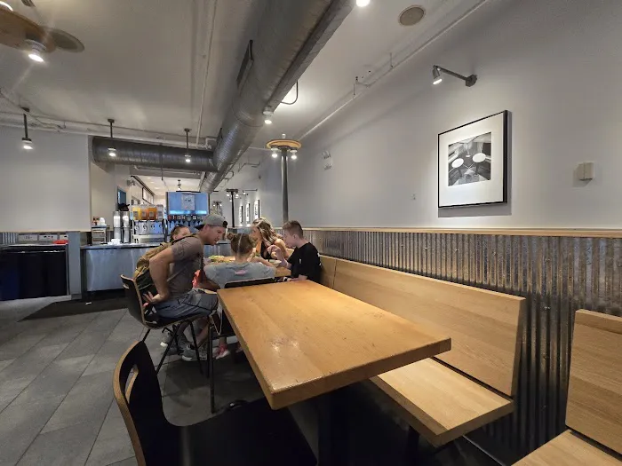 Chipotle Mexican Grill Picture 5