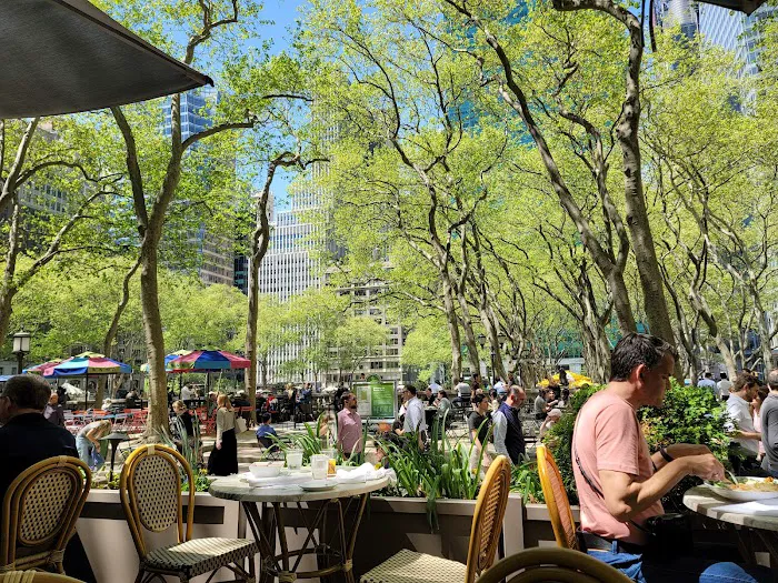 Bryant Park Café Picture 9