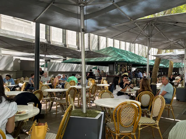 Bryant Park Café Picture 5