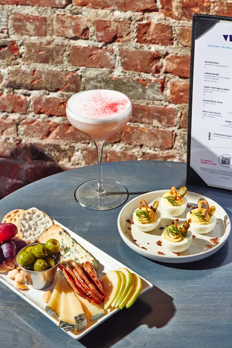 VERS — queer bar, cocktails, snacks, and events Picture 1