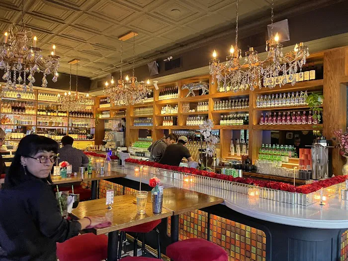 UT47 Kitchen & Bar Picture 6