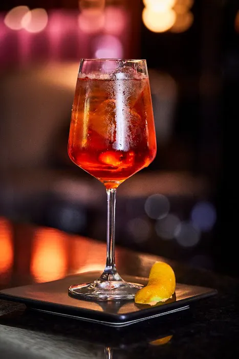 Fashion Bar & Restaurant Picture 6