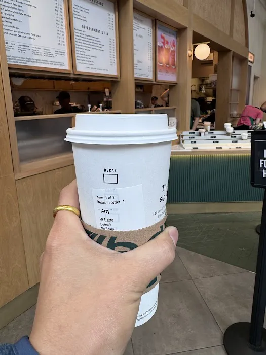 Starbucks Picture 3