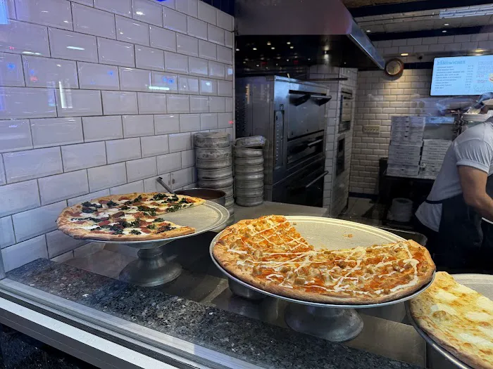 Carve: Unique Sandwiches & Pizza Picture 1